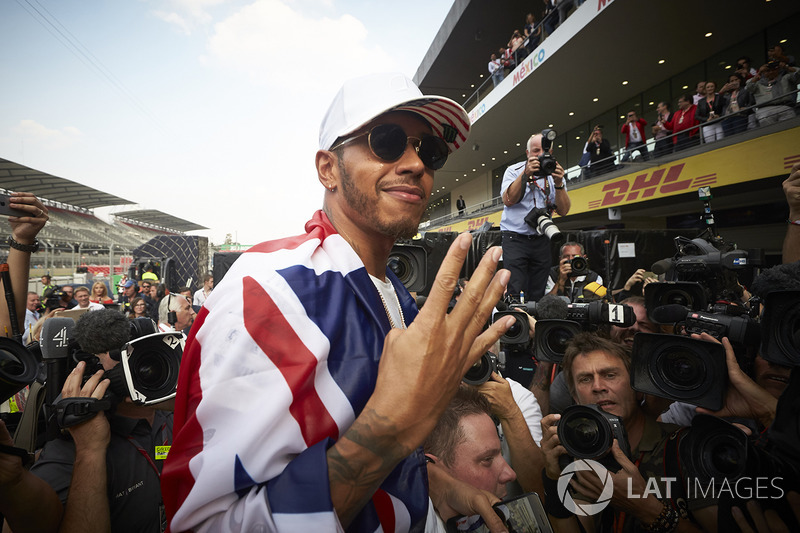 Le Champion du monde 2017 Lewis Hamilton, Mercedes AMG F1