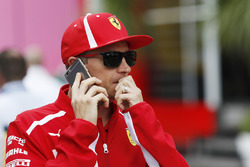 Kimi Raikkonen, Ferrari on the phone