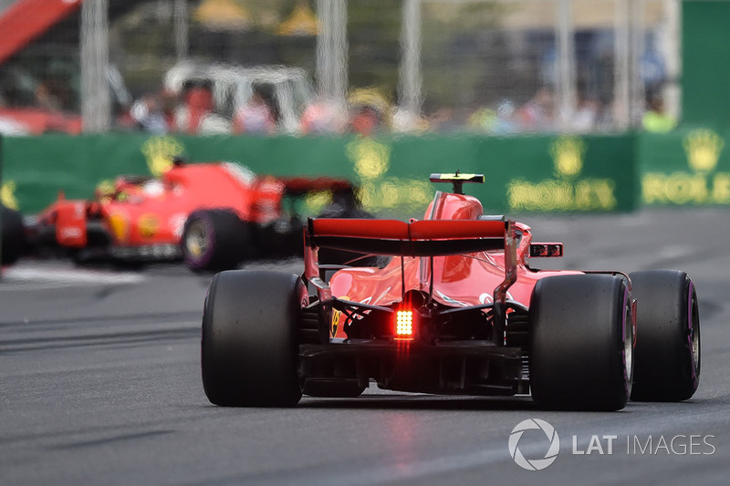 Kimi Raikkonen, Ferrari SF71H, Sebastian Vettel, Ferrari SF71H