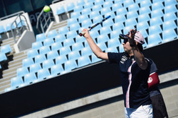 Sergio Perez, Force India joue au tennis