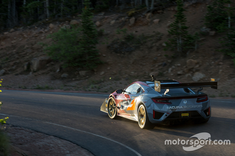 #902 James Robinson, Acura NSX