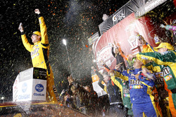 Race winner Kyle Busch, Joe Gibbs Racing