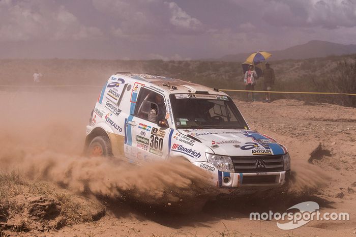 #360 Mitsubishi: Cristina Gutiérrez, Pedro López