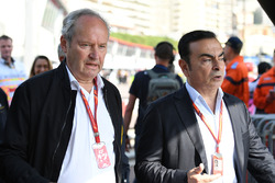 Jerome Stoll, Director of Renault Sport F1 and Carlos Ghosn, Chairman of Renault