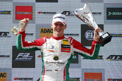 Race winner Maximilian Günther, Prema Powerteam Dallara F317 - Mercedes-Benz
