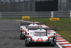 #2 Porsche Team Porsche 919 Hybrid: Timo Bernhard, Earl Bamber, Brendon Hartley, #1 Porsche Team Porsche 919 Hybrid: Neel Jani, Andre Lotterer, Nick Tandy