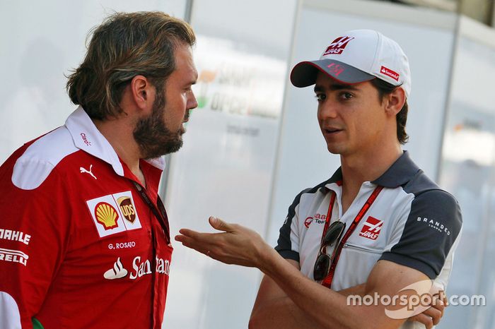 Esteban Gutiérrez, Haas F1 Team con Gino Rosato, Ferrari