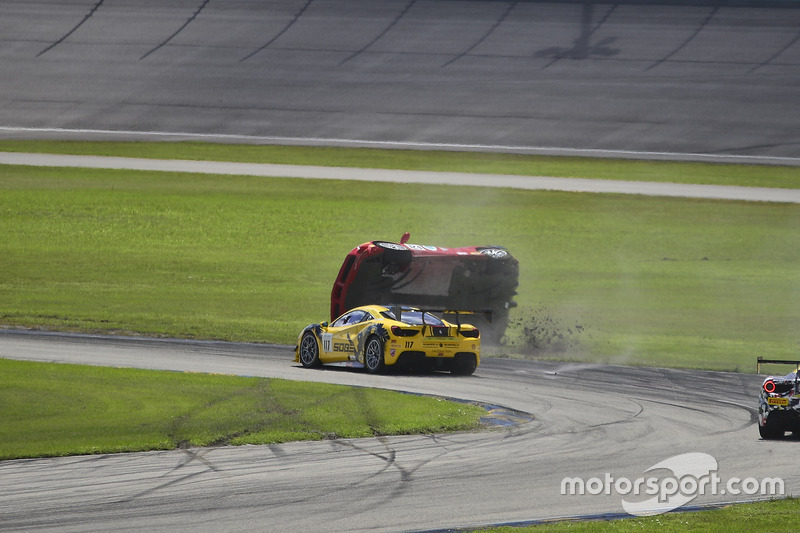 Unfall: #124 Ferrari of Long Island Ferrari 488 Challenge: Jerome Jacalone