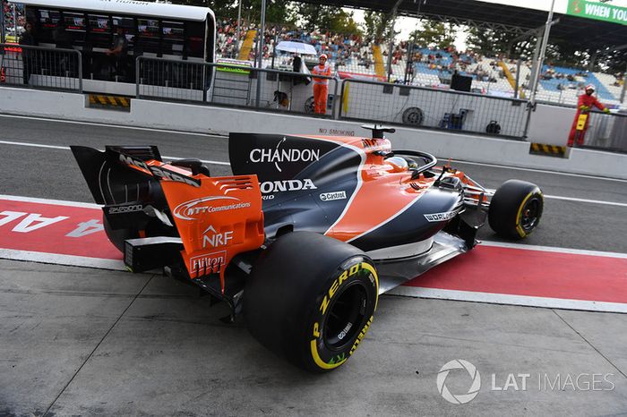 Fernando Alonso, McLaren MCL32 con el halo