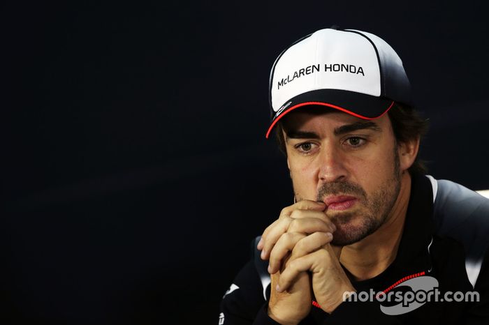Fernando Alonso, McLaren en la Conferencia de prensa FIA