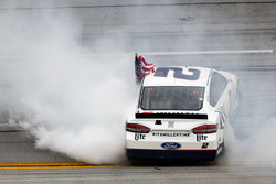 Sieger Brad Keselowski, Team Penske Ford