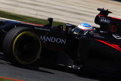 Fernando Alonso, McLaren MP4-31 en la pista