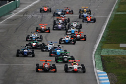 Start: Lando Norris, Josef Kaufmann Racing leads