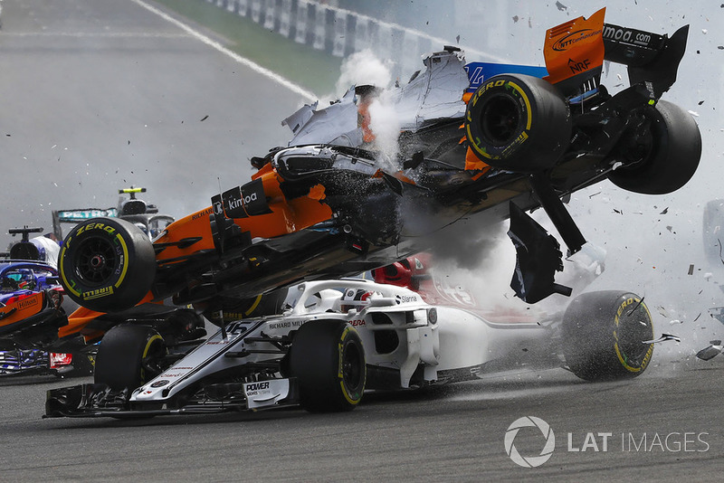 Шарль Леклер, Sauber C37, Фернандо Алонсо, McLaren MCL33
