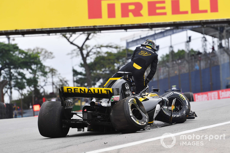 Nico Hulkenberg, Renault Sport F1 Team R.S. 18, dopo l'incidente nelle FP2
