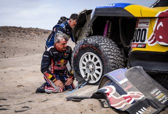 #300 X-Raid Mini JCW Team: Carlos Sainz après son accident
