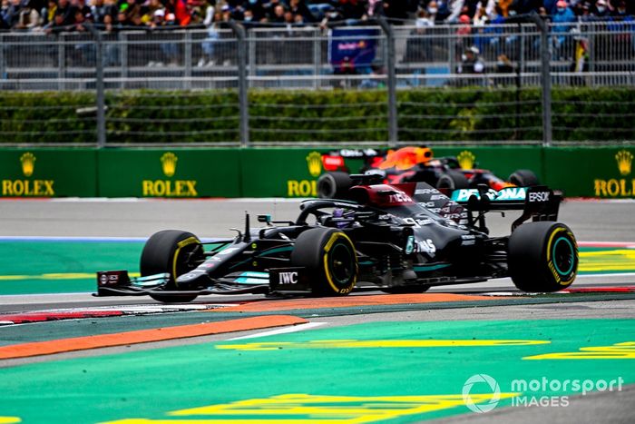 Lewis Hamilton, Mercedes W12, Max Verstappen, Red Bull Racing RB16B