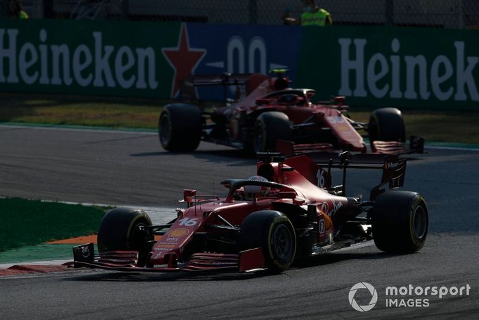 Charles Leclerc, Ferrari SF21, Carlos Sainz Jr., Ferrari SF21