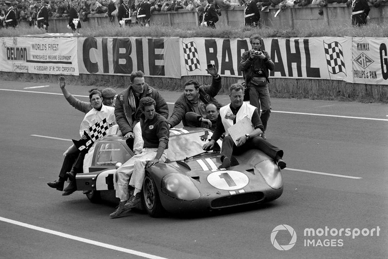 Dan Gurney, A.J. Foyt, Shelby American