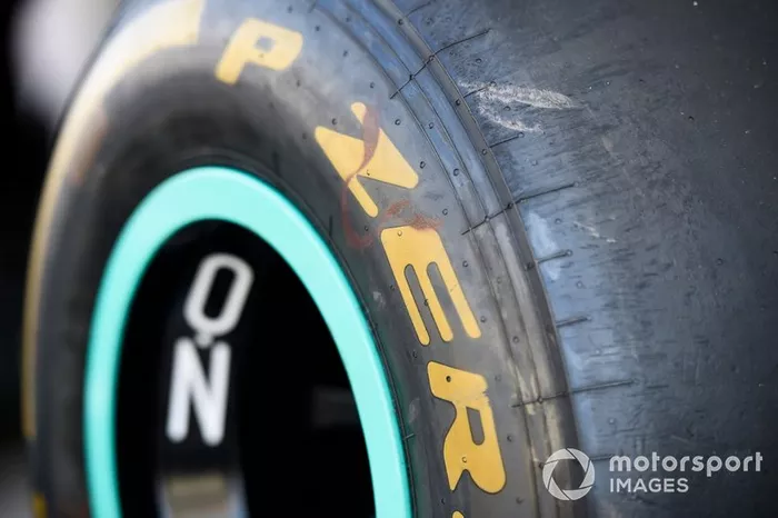 Dettaglio di uno pneumatico Pirelli