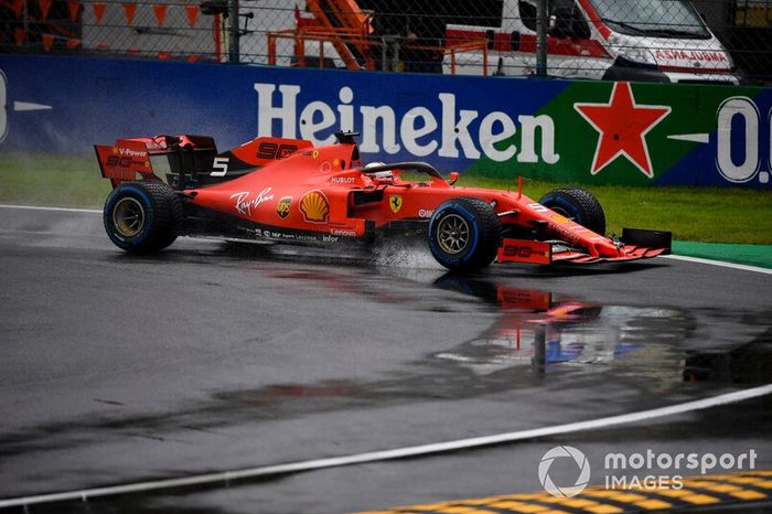Sebastian Vettel, Ferrari SF90, se sale de pista