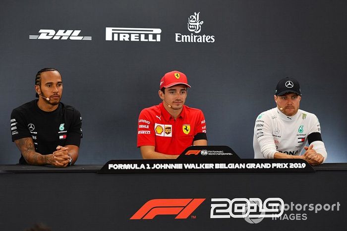Rueda de prensa: ganador de la carrera Charles Leclerc, Ferrari, segundo lugar Lewis Hamilton, Mercedes AMG F1, tercer lugar Valtteri Bottas, Mercedes AMG F1