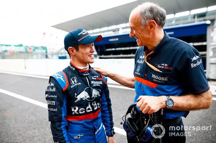 Naoki Yamamoto, Toro Rosso, con Franz Tost, Team Principal, Toro Rosso