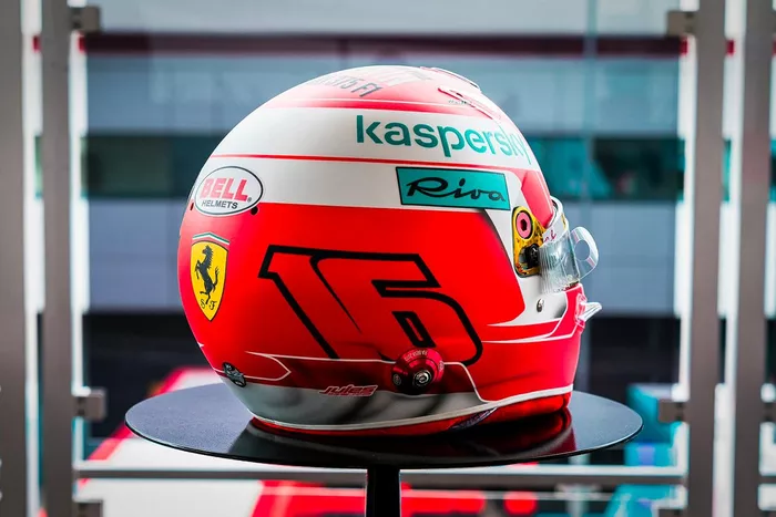 Casco de Charles Leclerc, Ferrari