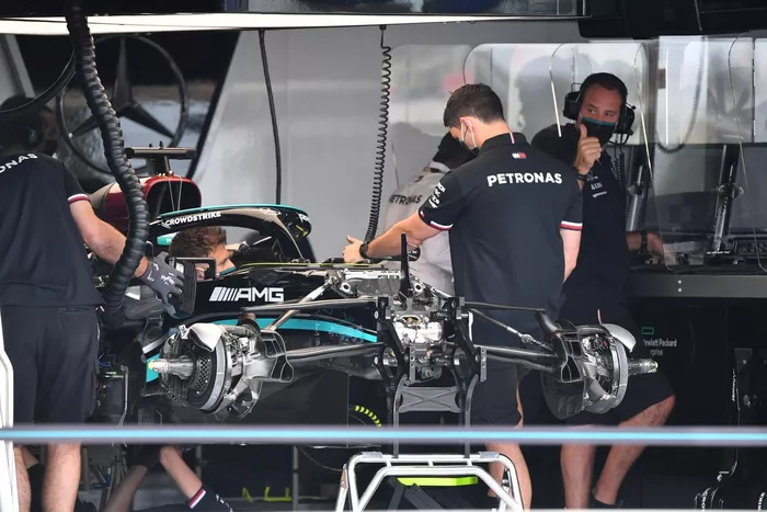 Mercedes W12 front detail
