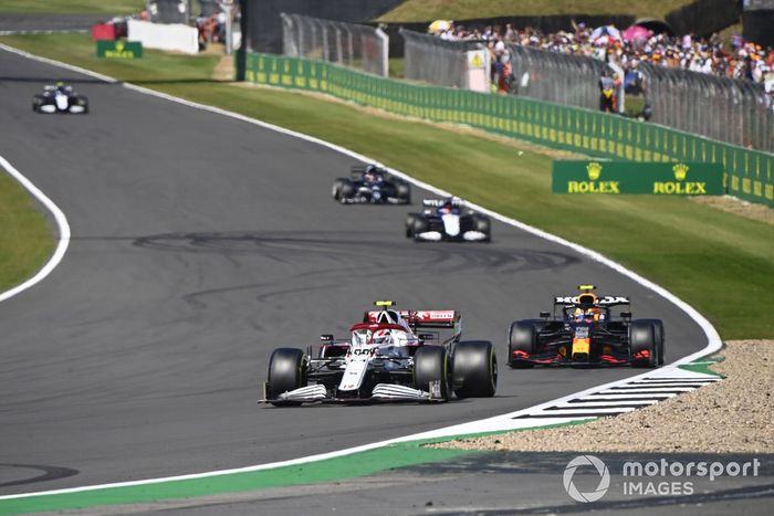 Antonio Giovinazzi, Alfa Romeo Racing C41, Sergio Pérez, Red Bull Racing RB16B, George Russell, Williams FW43B