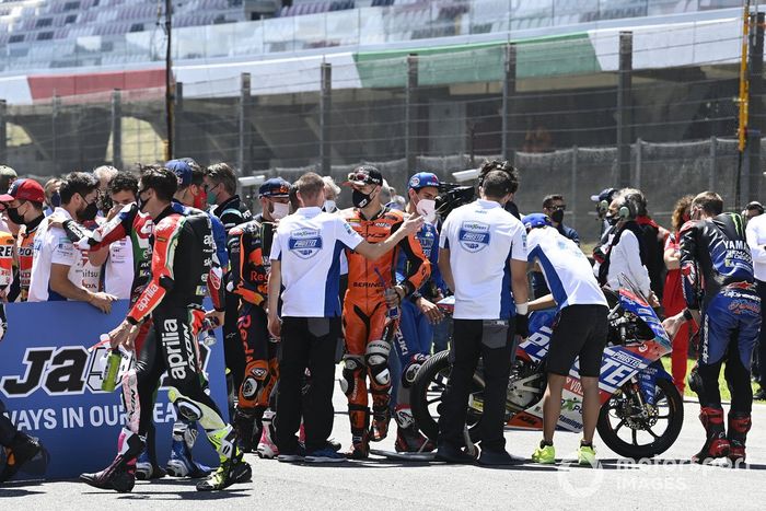 Los pilotos hacen un minuto de silencio para recordar a Jason Dupasquier