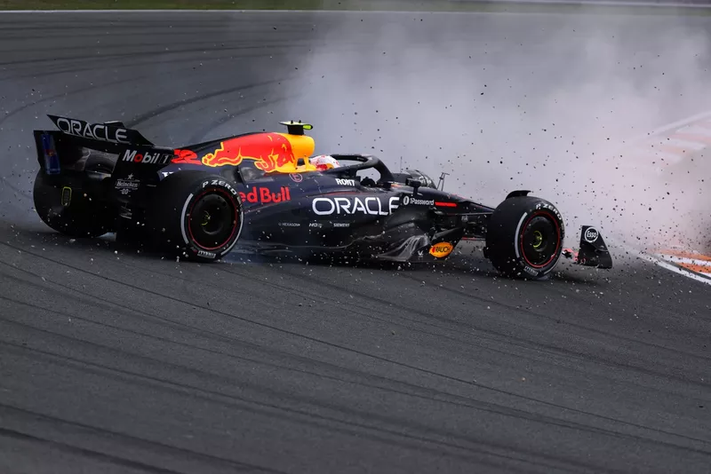 Yuki Tsunoda, crash de Red Bull Racing
