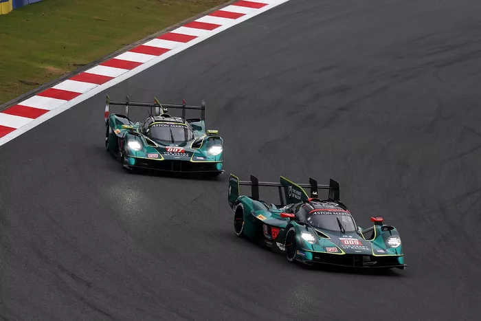 #009 Aston Martin Thor Team Aston Martin Valkyrie: Alex Riberas, Marco Sorensen, #007 Aston Martin Thor Team Aston Martin Valkyrie: Harry Tincknell, Tom Gamble