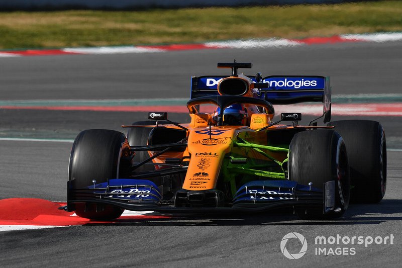 Carlos Sainz Jr., McLaren MCL34, con la vernice aerodinamica sulla sospensione anteriore