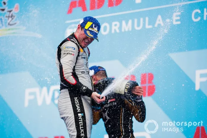 Jean-Eric Vergne, DS TECHEETAH, ganador y, Oliver Rowland, Nissan e.Dams, segundo