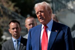  El presidente de EE.UU., Donald Trump, da la bienvenida al equipo Penske