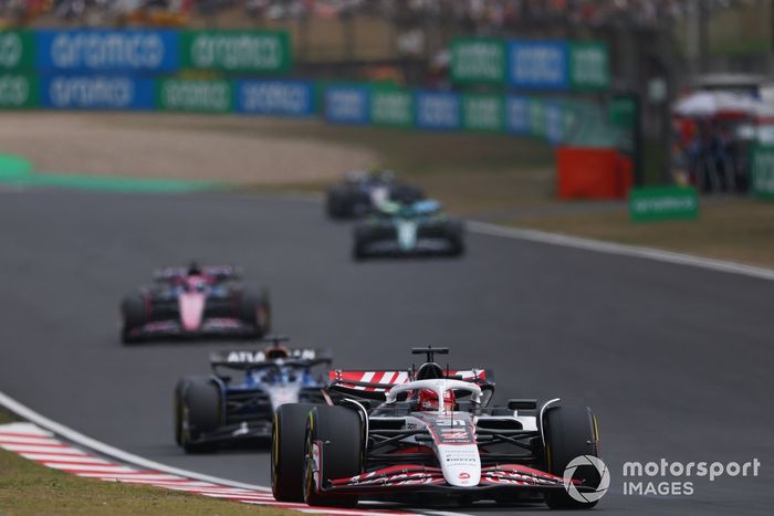 Pierre Gasly, Alpine, Esteban Ocon, Haas F1 Team