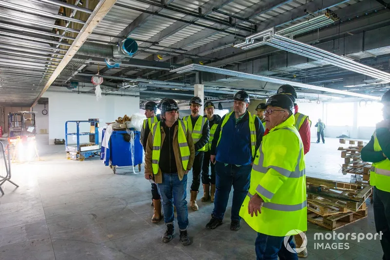 Visita a la fábrica de Aston Martin en Silverstone