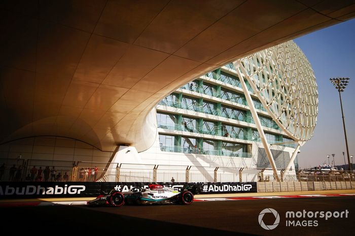 Lewis Hamilton, Mercedes W13