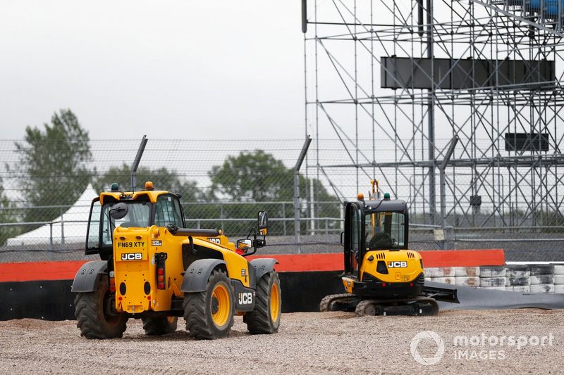 La construcción de más barreras en el circuito de Silverstone