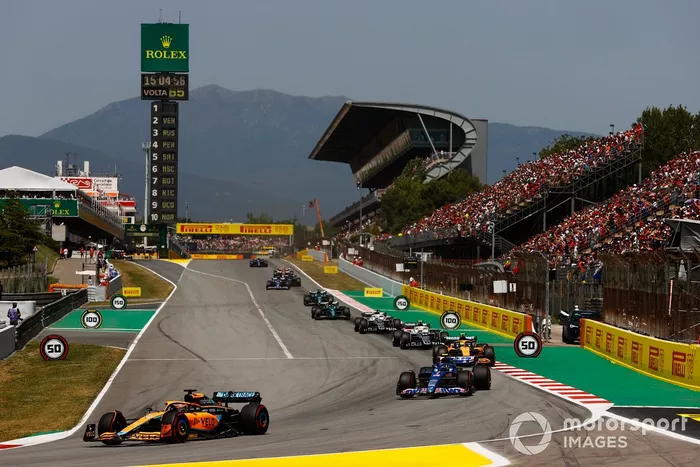 Daniel Ricciardo, McLaren MCL36, Esteban Ocon, Alpine A522, Lando Norris, McLaren MCL36, Yuki Tsunoda, AlphaTauri AT03 
