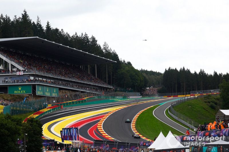 Fernando Alonso, Aston Martin AMR23, Nico Hulkenberg, Haas VF-23