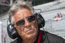 Марио Андретти наблюдает за Марко Андретти, Andretti Autosport Honda