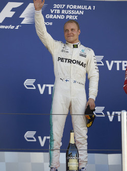 Le vainqueur Valtteri Bottas, Mercedes AMG F1
