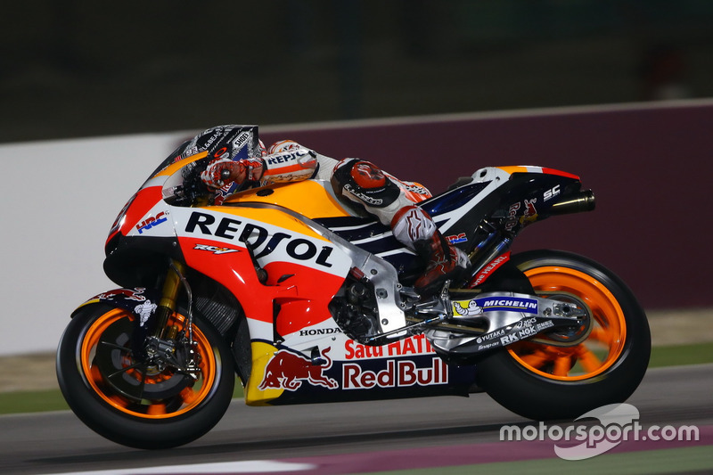Marc Márquez con la Honda RC213V del equipo oficial en Qatar
