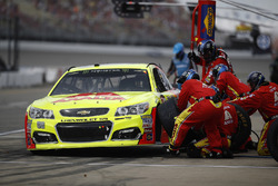 Dale Earnhardt Jr., Hendrick Motorsports Chevrolet, pit stop