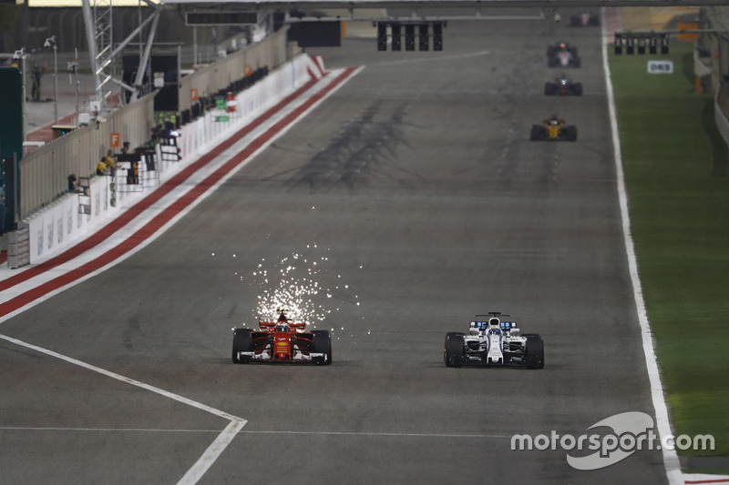 Kimi Raikkonen, Ferrari SF70H, battles with Felipe Massa, Williams FW40