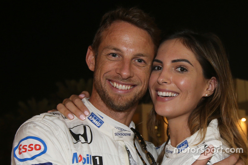 Jenson Button, McLaren, con su novia Brittny Ward