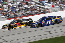 Ryan Newman, Richard Childress Racing Chevrolet; Chase Elliott, Hendrick Motorsports Chevrolet