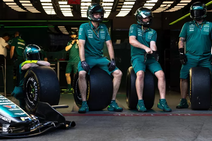 Aston Martin pitstop practice